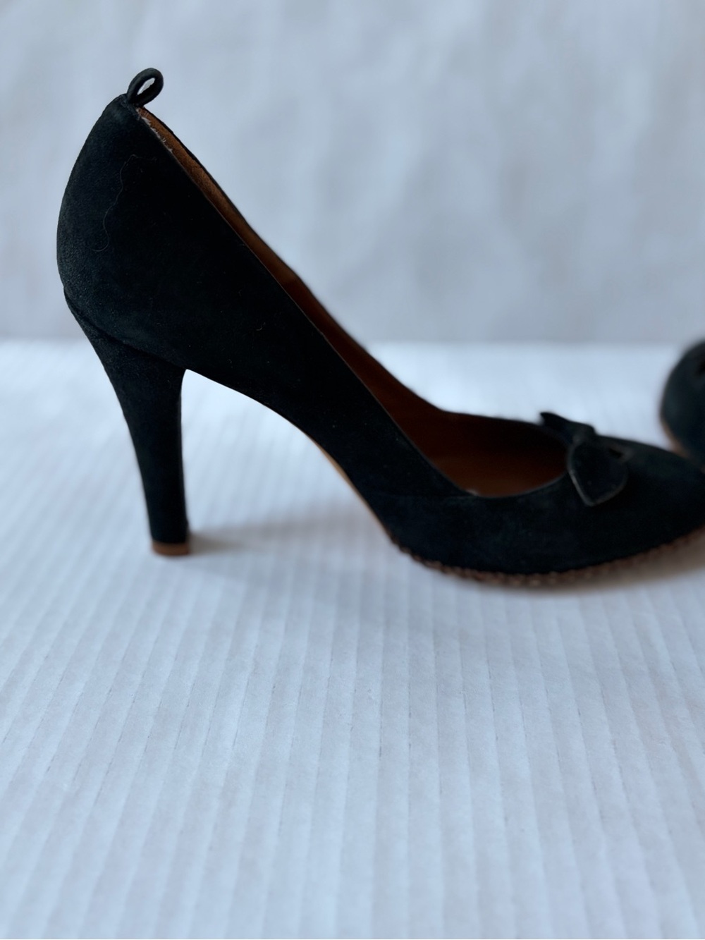 Marc Jacobs Peep Toe Bow Suede Pumps Size 8 - Picture 5 of 8